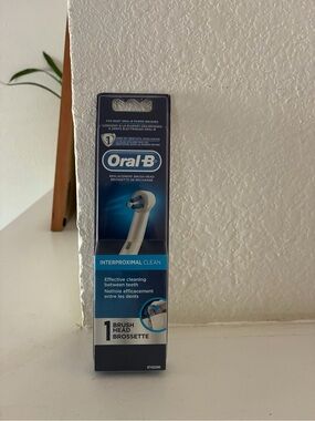 Oral‑B Interproximal Clean Replacement Brush Head - White/Blue